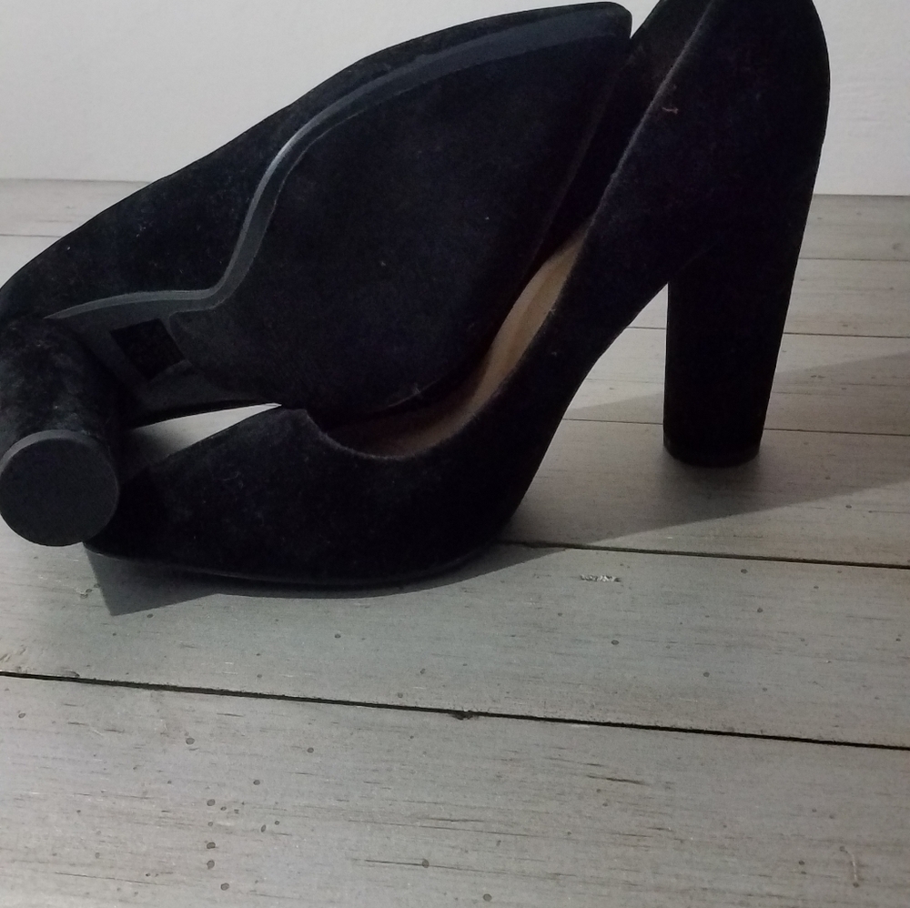 Heels - Picture 3 of 4